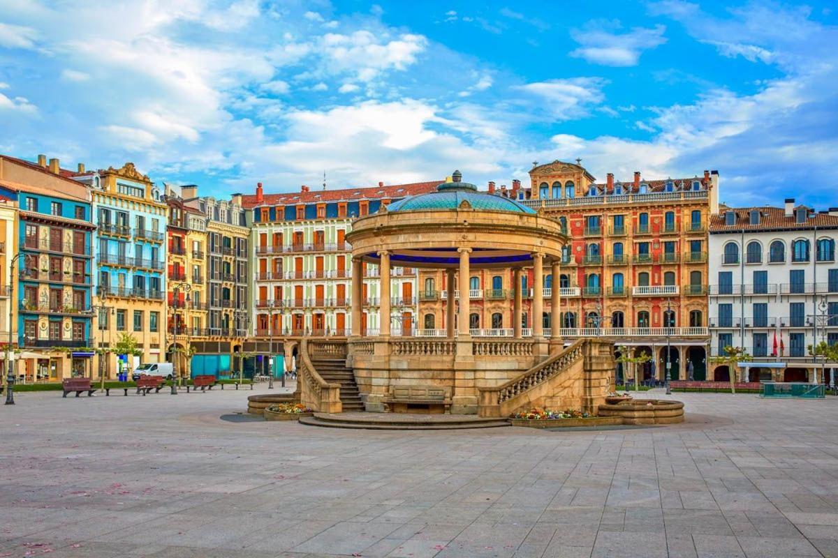 Espacioso Apartamento En El Centro De Pamplona Exteriér fotografie