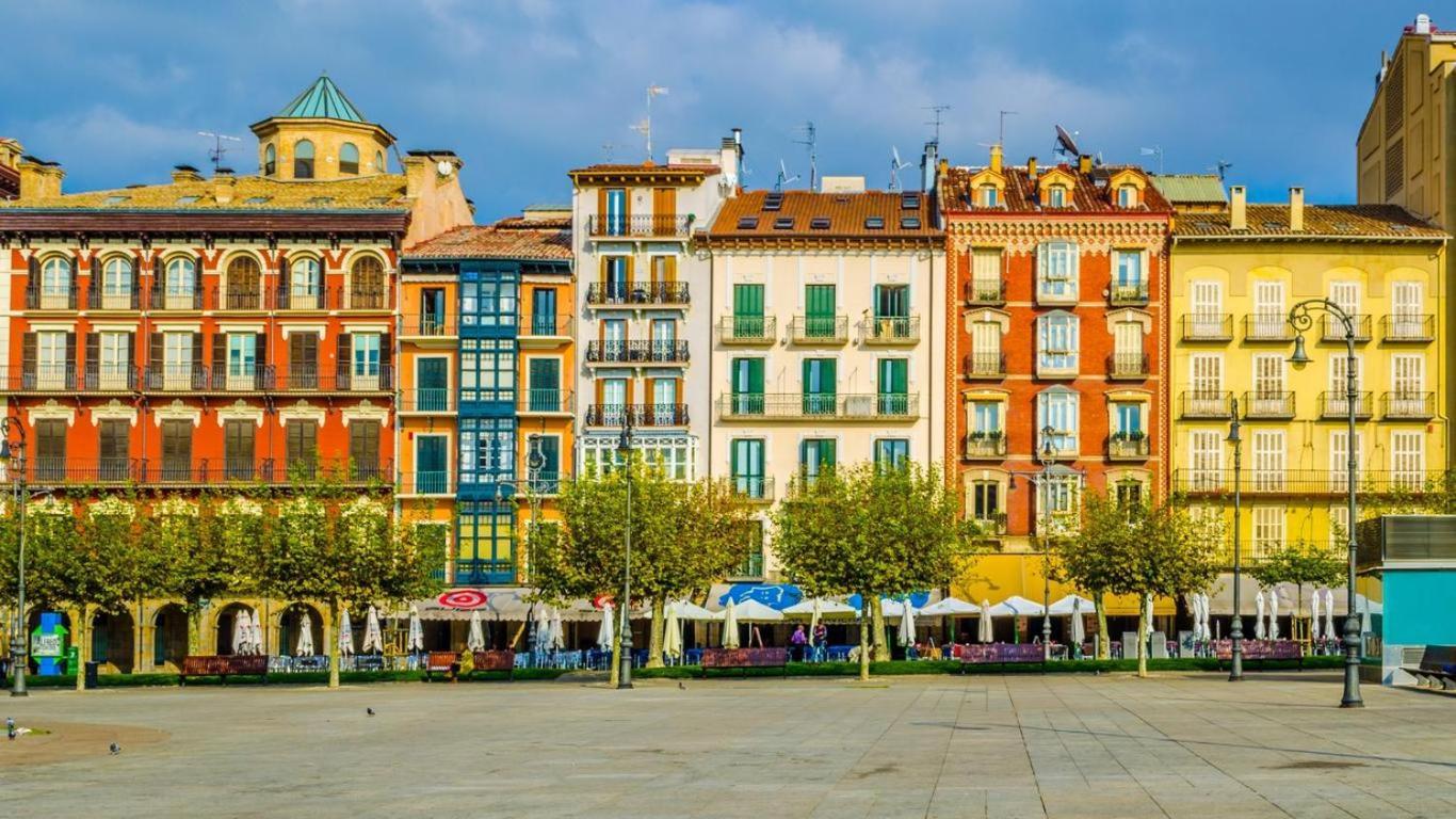 Espacioso Apartamento En El Centro De Pamplona Exteriér fotografie